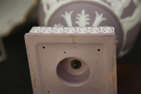 A Wedgwood lilac jasper twin handled vase and cover, early 20th century, 33cm